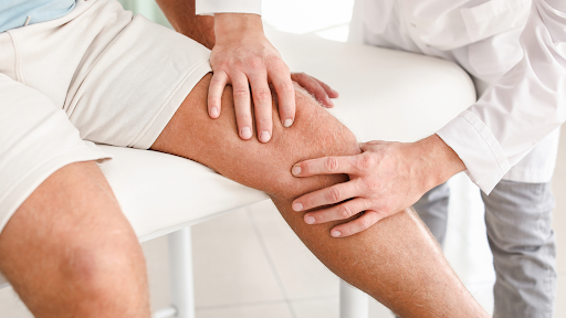 Knee osteoarthritis evaluation and treatment by specialist in Midlothian TX